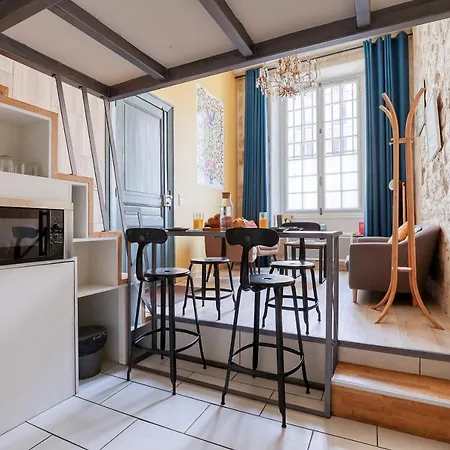 Unique Parisian Loft At The Classy St Germain פריז