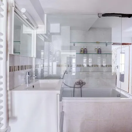 شقة Unique Parisian Loft At The Classy St Germain باريس