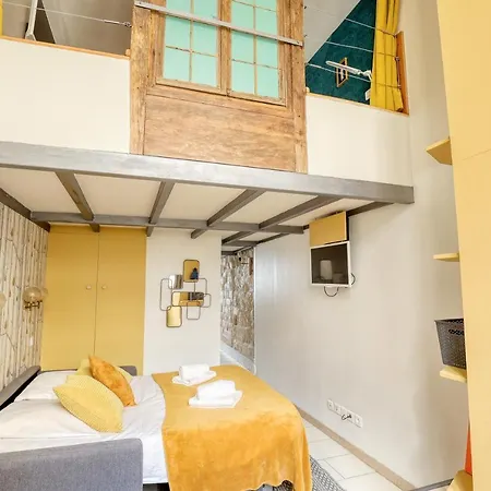 Unique Parisian Loft At The Classy St Germain דירה *