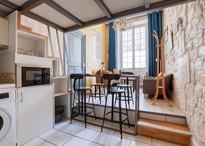 Unique Parisian Loft At The Classy St Germain Париж