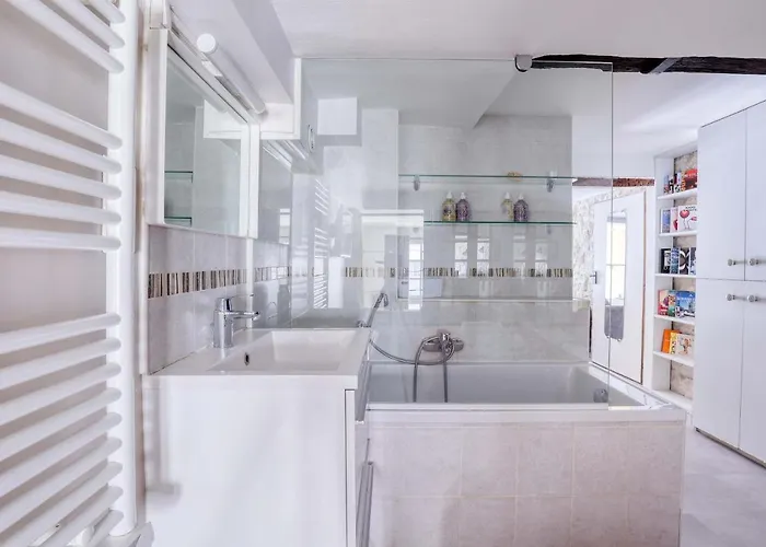 Апартаменты Unique Parisian Loft At The Classy St Germain Париж